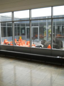 Das Atrium am GSP im Sommer.